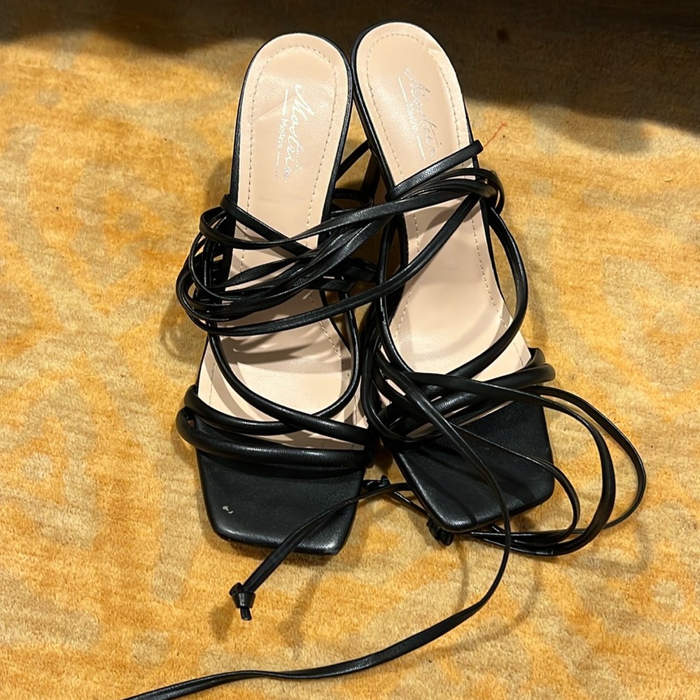 Black shoes.